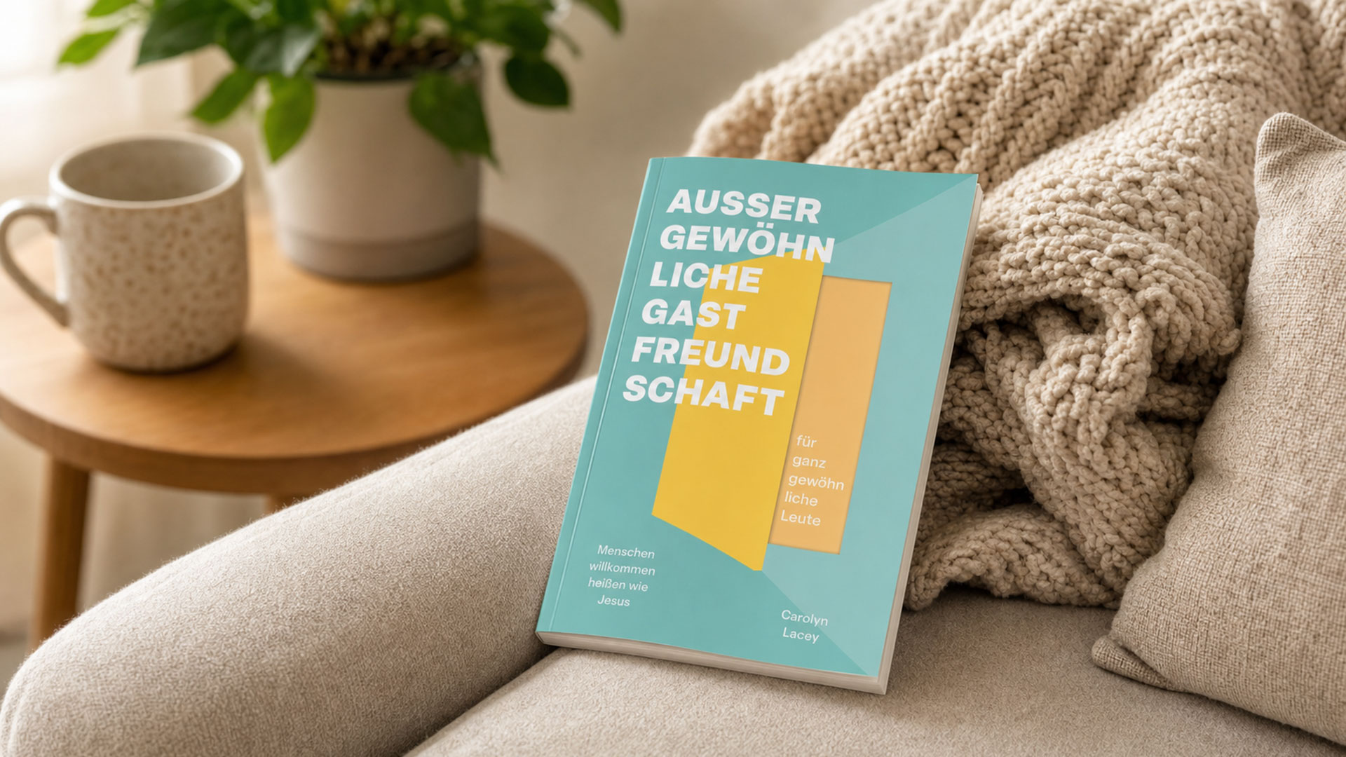 Ein Foto vom Cover des Buches "Aussergewöhnliche Gastfreundschaft" von Carolyn Lacey
