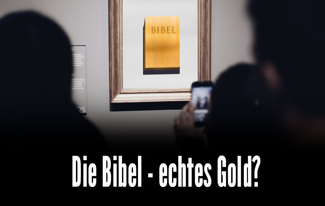 Bibel in Bilderrahmen an der Wand im Museum als Blogbild für Die Bibel- echtes Gold?