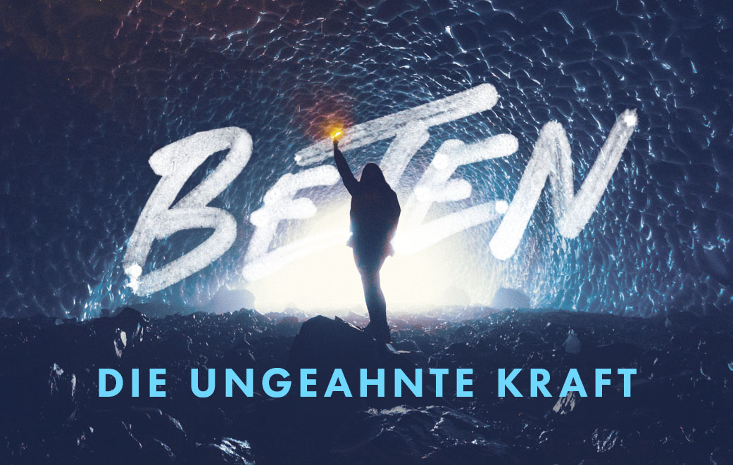 Person mit Fackel in einer Höhle als Blogbild für Beten - die ungeahnte Kraft